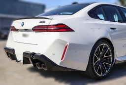 BMW M5 Base (A8) Sedan 2026