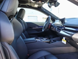 BMW M5 Base (A8) Sedan 2026