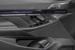 BMW M5 Base (A8) Sedan 2026