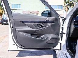 BMW M5 Base (A8) Sedan 2026