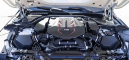 BMW M5 Base (A8) Sedan 2026