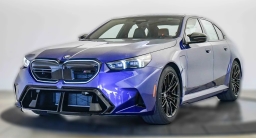 BMW M5 Base (A8) Sedan 2026