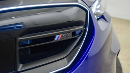 BMW M5 Base (A8) Sedan 2026