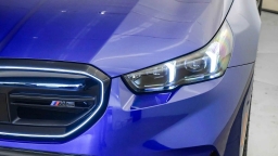 BMW M5 Base (A8) Sedan 2026