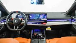 BMW M5 Base (A8) Sedan 2026