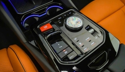 BMW M5 Base (A8) Sedan 2026