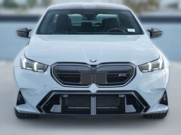 BMW M5 Base (A8) Sedan 2026