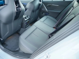 BMW M5 Base (A8) Sedan 2026