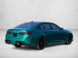 BMW M5 Base (A8) Sedan 2026