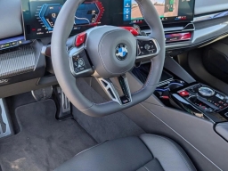 BMW M5 Base (A8) Sedan 2026
