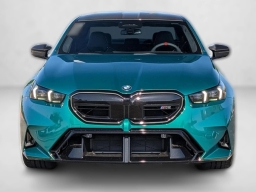 BMW M5 Base (A8) Sedan 2026