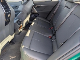 BMW M5 Base (A8) Sedan 2026