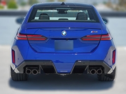 BMW M5 Base (A8) Sedan 2026