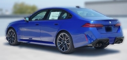 BMW M5 Base (A8) Sedan 2026