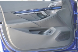 BMW M5 Base (A8) Sedan 2026