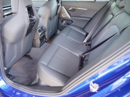 BMW M5 Base (A8) Sedan 2026
