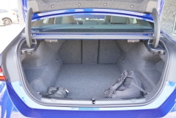 BMW M5 Base (A8) Sedan 2026