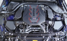 BMW M5 Base (A8) Sedan 2026