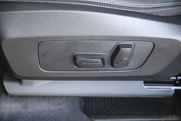 BMW X1 xDrive28i Sports Activity Vehicle 2026