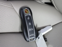 Porsche Taycan 4 AWD 2026