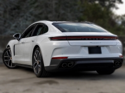 Porsche Panamera 4 AWD 2026