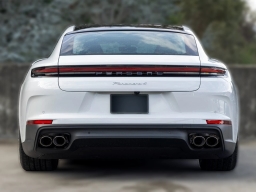 Porsche Panamera 4 AWD 2026