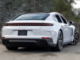 Porsche Panamera 4 AWD 2026