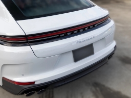 Porsche Panamera 4 AWD 2026