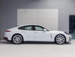 Porsche Panamera 4 AWD 2026