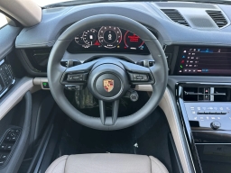 Porsche Panamera Base RWD 2026
