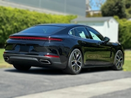 Porsche Panamera Base RWD 2026