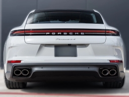 Porsche Panamera 4 AWD 2026