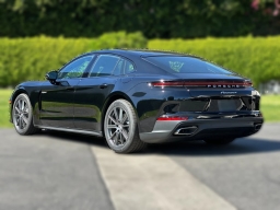 Porsche Panamera 4 E-Hybrid AWD 2026