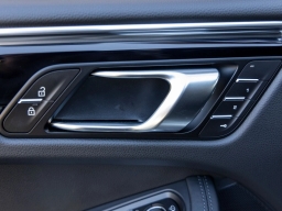 Porsche Macan T AWD 2026