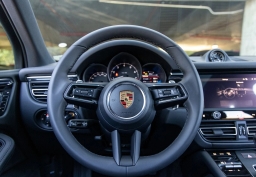 Porsche Macan T AWD 2026