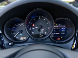 Porsche Macan T AWD 2026