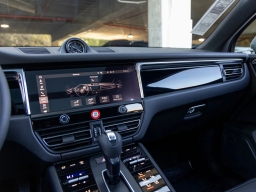Porsche Macan T AWD 2026