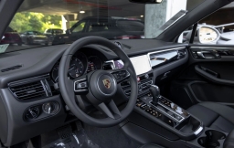 Porsche Macan T AWD 2026