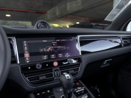 Porsche Macan T AWD 2026