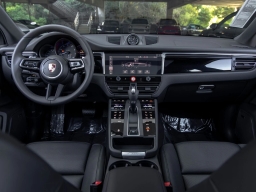 Porsche Macan T AWD 2026