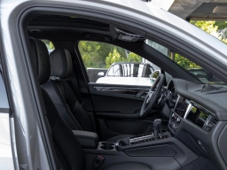 Porsche Macan T AWD 2026