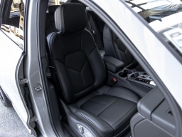 Porsche Macan T AWD 2026