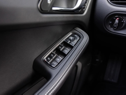 Porsche Macan T AWD 2026