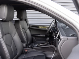 Porsche Macan T AWD 2026