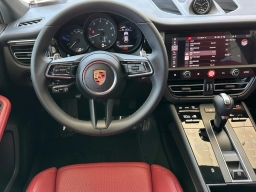 Porsche Macan T AWD 2026