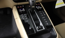 Porsche Macan T AWD 2026