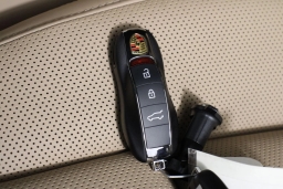 Porsche Macan T AWD 2026