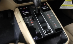 Porsche Macan T AWD 2026