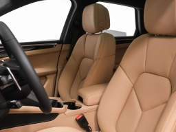 Porsche Macan Base AWD 2026
