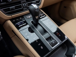 Porsche Macan T AWD 2026